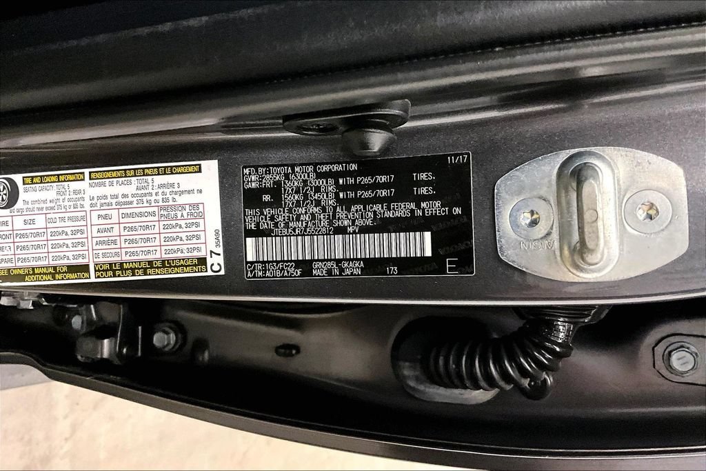 Used 2018 Toyota 4Runner TRD Off-Road AWD/4WD image 19