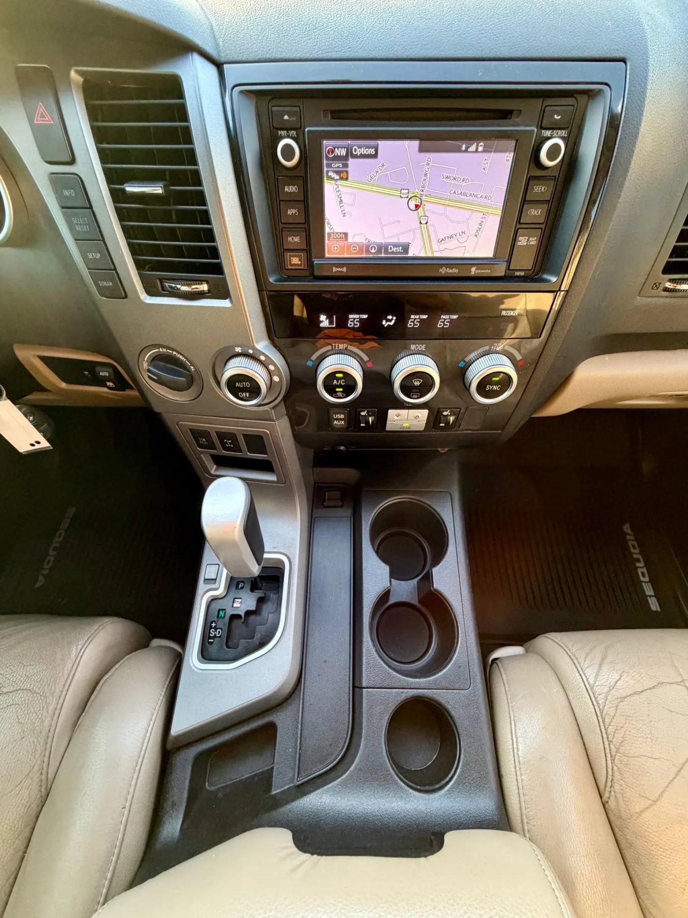 Used 2017 Toyota Sequoia Limited w/ Safety & Convenience Package AWD/4WD image 14