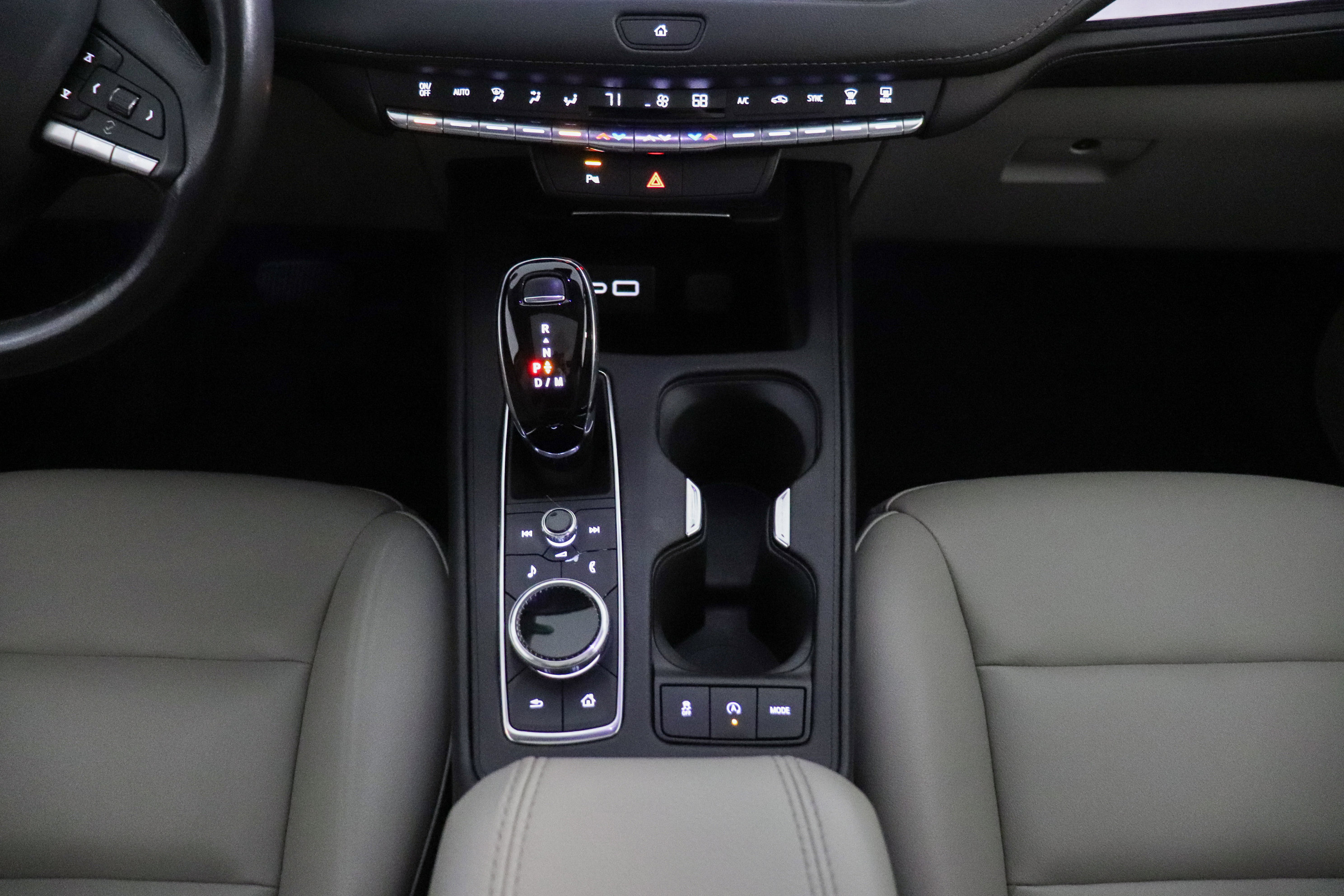 Used 2023 Cadillac XT4 Luxury image 29