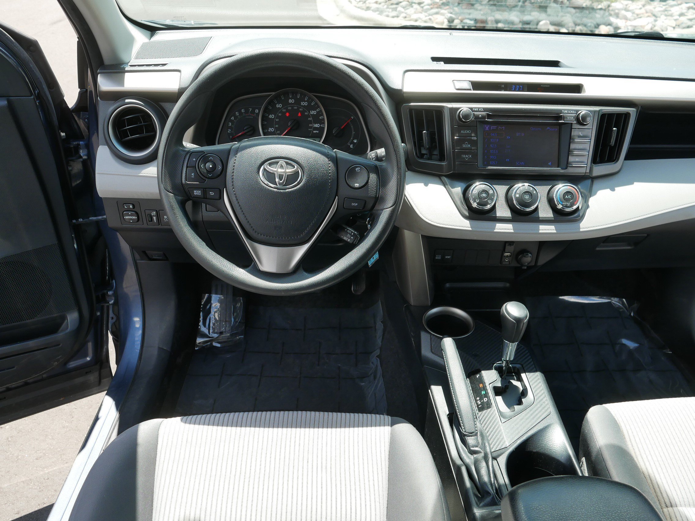 Used 2013 Toyota RAV4 LE AWD/4WD image 20