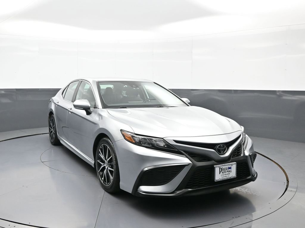 Certified 2023 Toyota Camry SE w/ Cold Weather Package AWD/4WD image 3