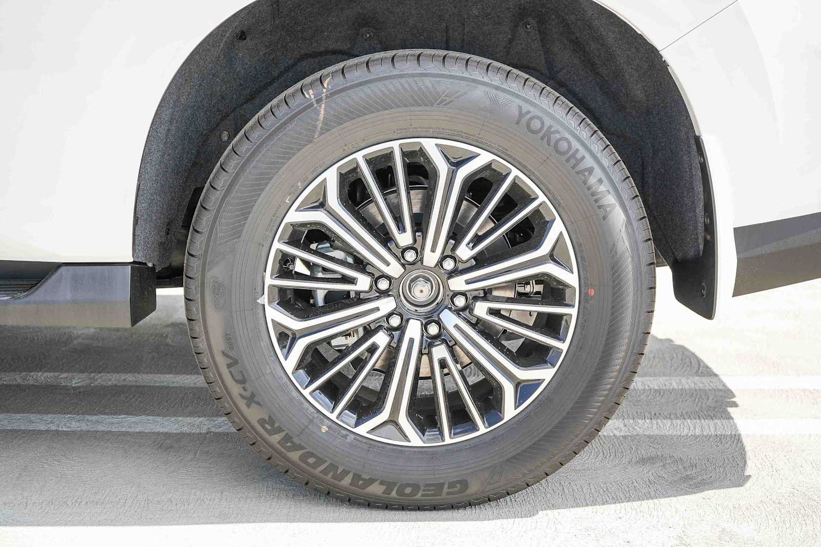 New 2026 Nissan Armada SL w/ Captain's Chari Seat Package RWD image 23