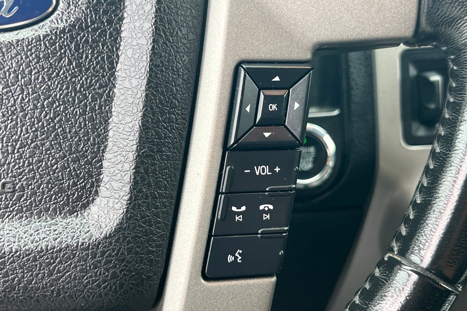 Used 2015 Ford Expedition EL Limited image 30