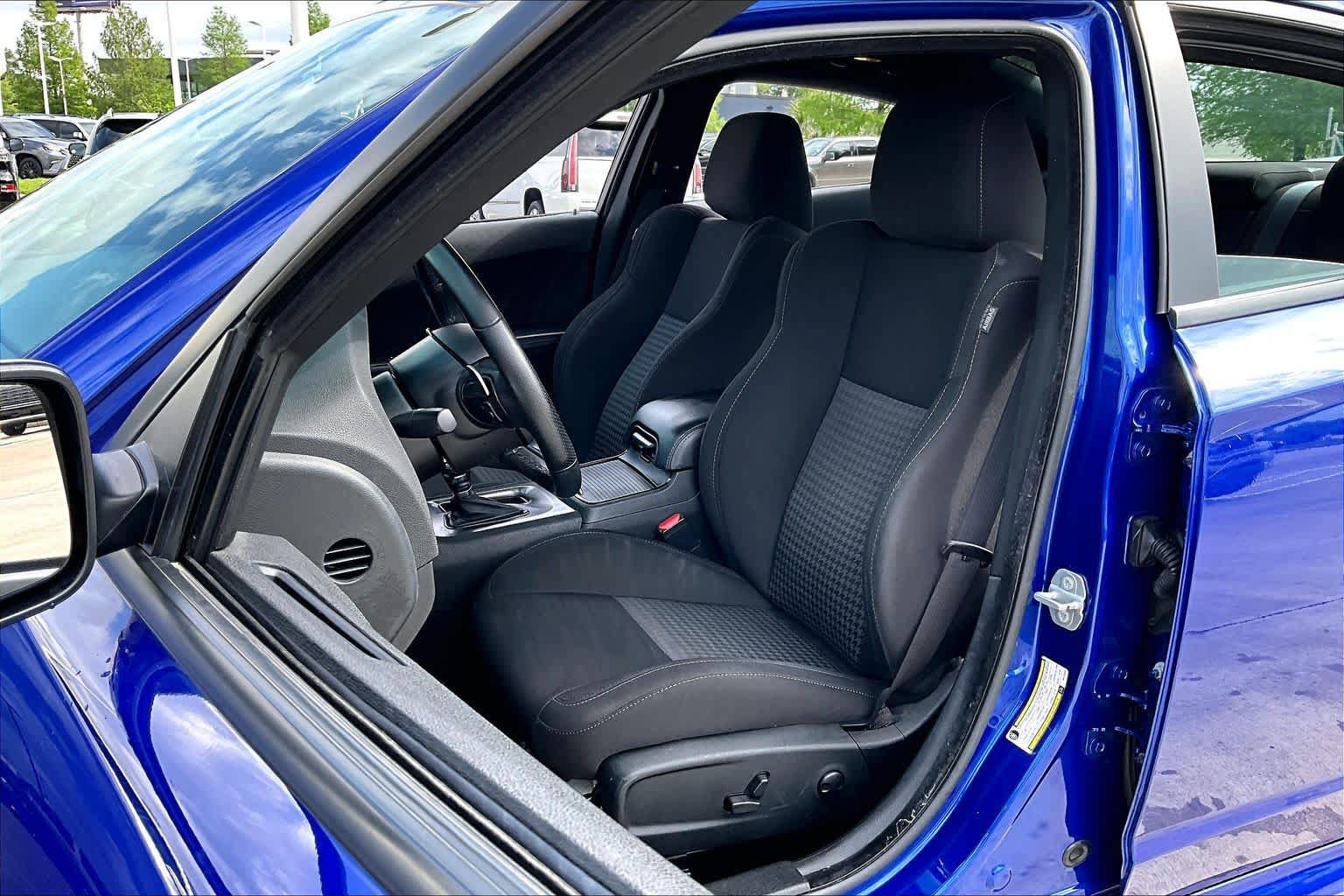 Used 2022 Dodge Charger GT w/ Blacktop Package RWD image 8