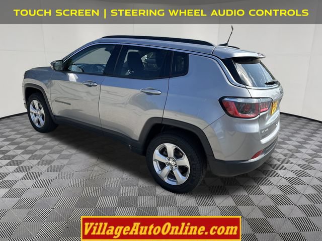 Used 2018 Jeep Compass Latitude w/ Popular Equipment Group AWD/4WD image 2