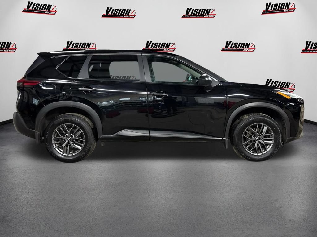 Used 2023 Nissan Rogue S AWD/4WD image 4