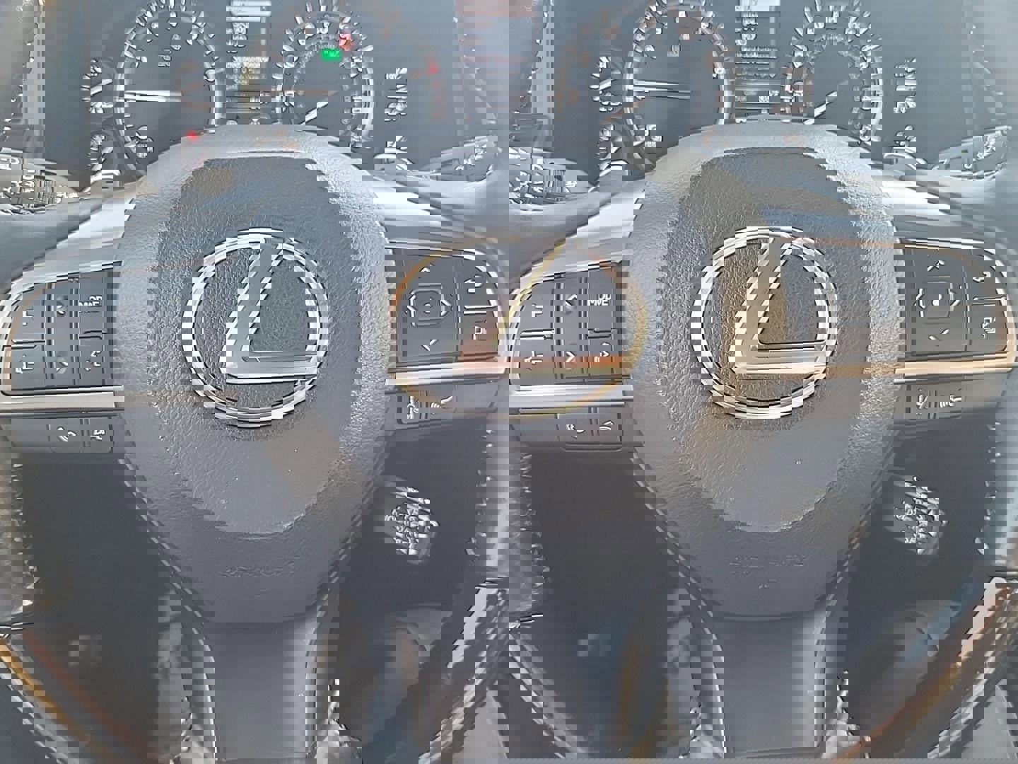 Used 2020 Lexus LX 570 4WD w/ Sport Package image 15