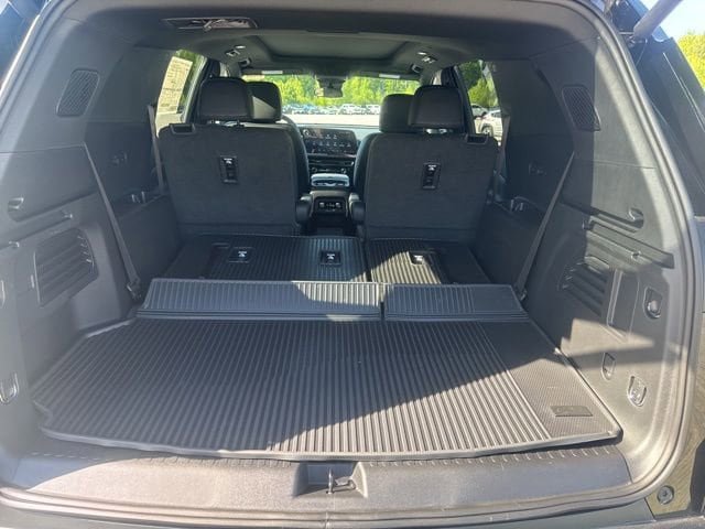 New 2026 Chevrolet Traverse Z71 w/ LPO, Floor Liner Package AWD/4WD image 30