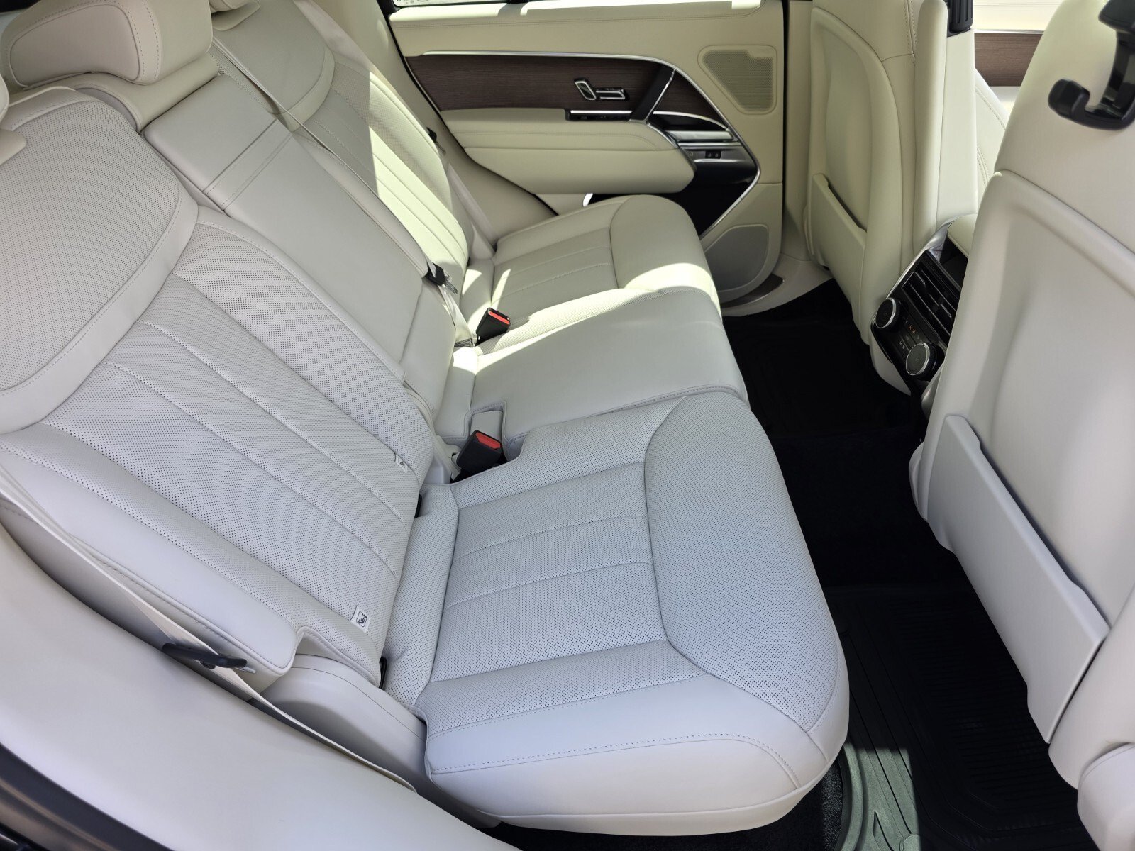 New 2026 Land Rover Range Rover SE AWD/4WD image 5