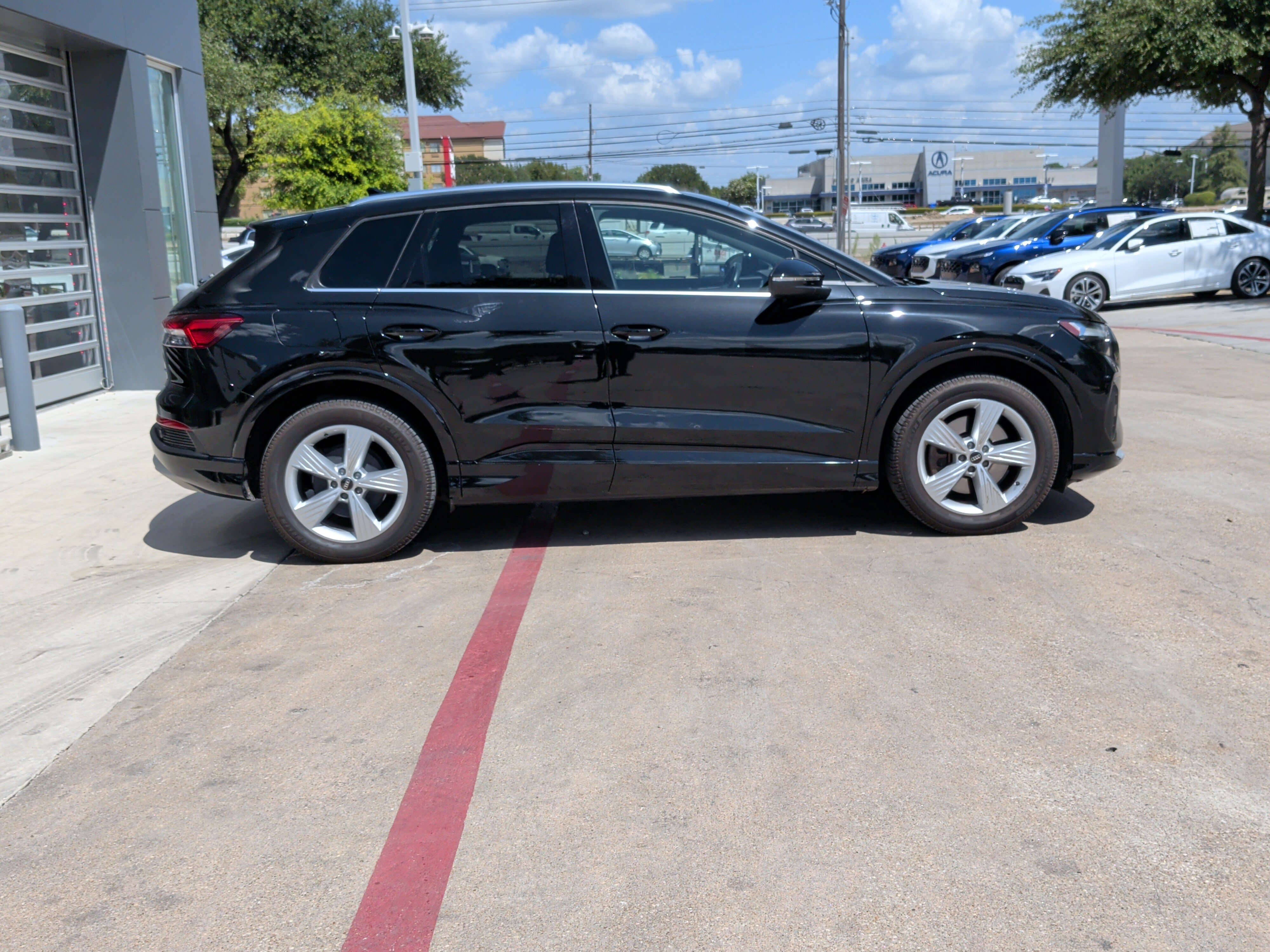 Certified 2022 Audi Q4 e-tron Premium w/ Convenience Package AWD/4WD image 11