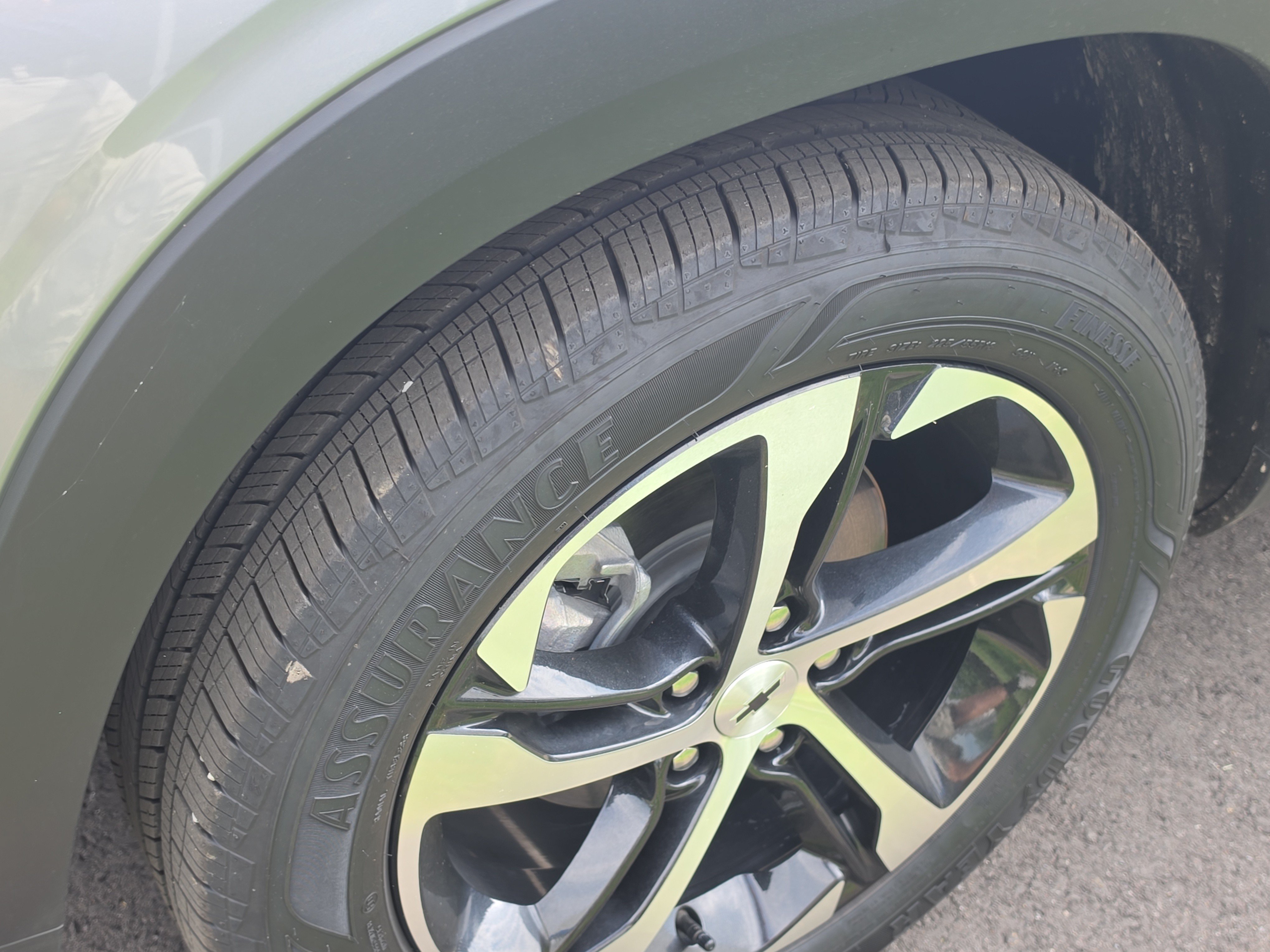 Used 2026 Chevrolet Trax RS w/ Sunroof Package FWD image 11