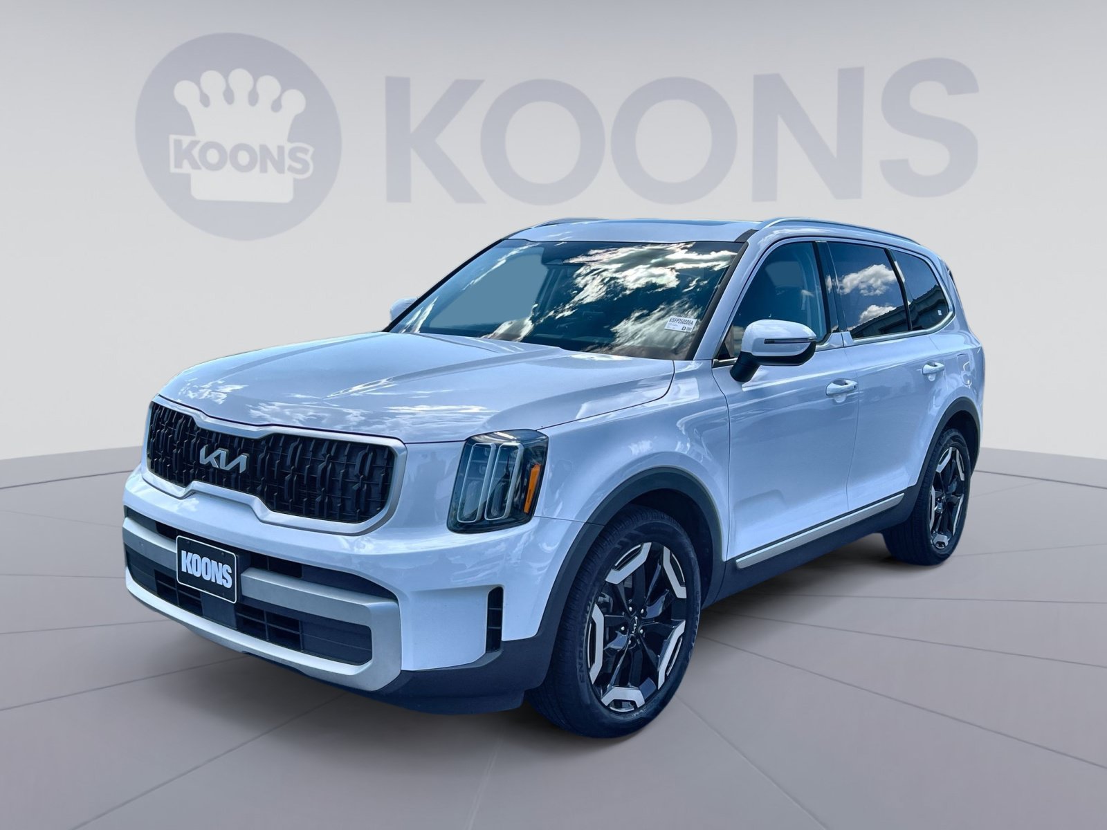 Used 2024 Kia Telluride EX w/ EX Captain's Chair Package AWD/4WD image 1