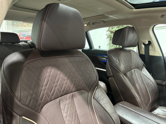 Used 2016 BMW 740i w/ Executive Package 2 RWD image 54