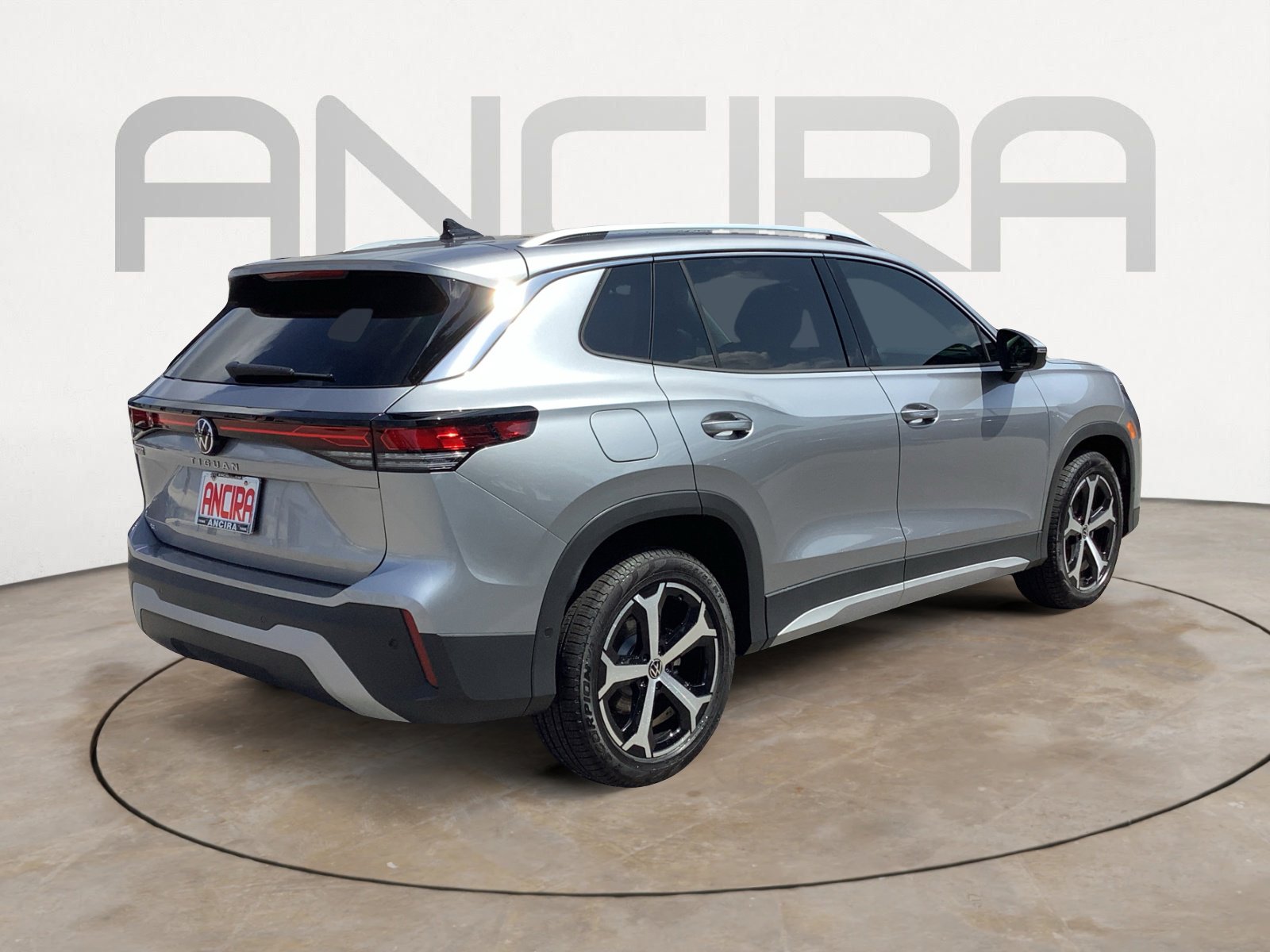New 2026 Volkswagen Tiguan SE FWD image 8