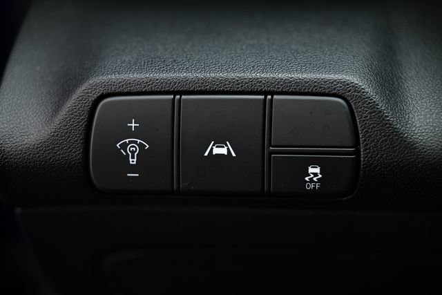 Used 2023 Hyundai Elantra SEL w/ Convenience Package image 16