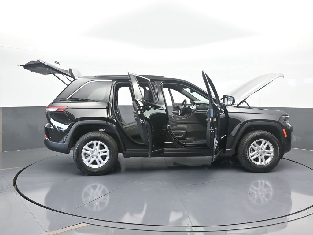 Used 2025 Jeep Grand Cherokee Laredo image 69