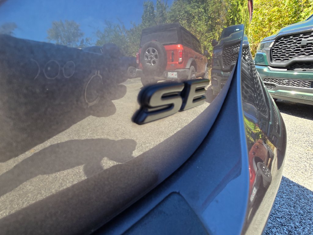 Used 2023 Toyota Camry SE FWD image 17