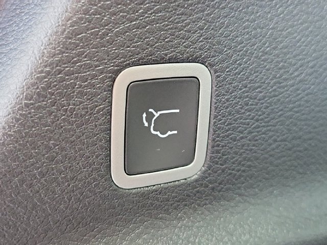 New 2026 Chrysler Voyager LX FWD image 8