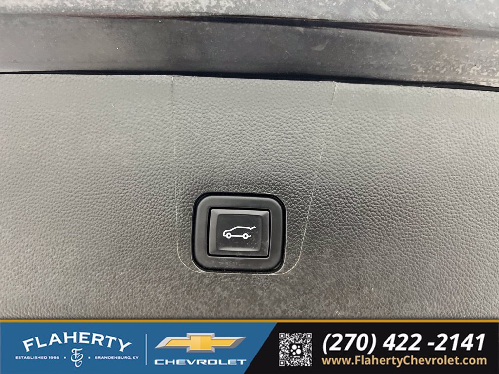 Used 2023 Chevrolet Traverse LT FWD image 21
