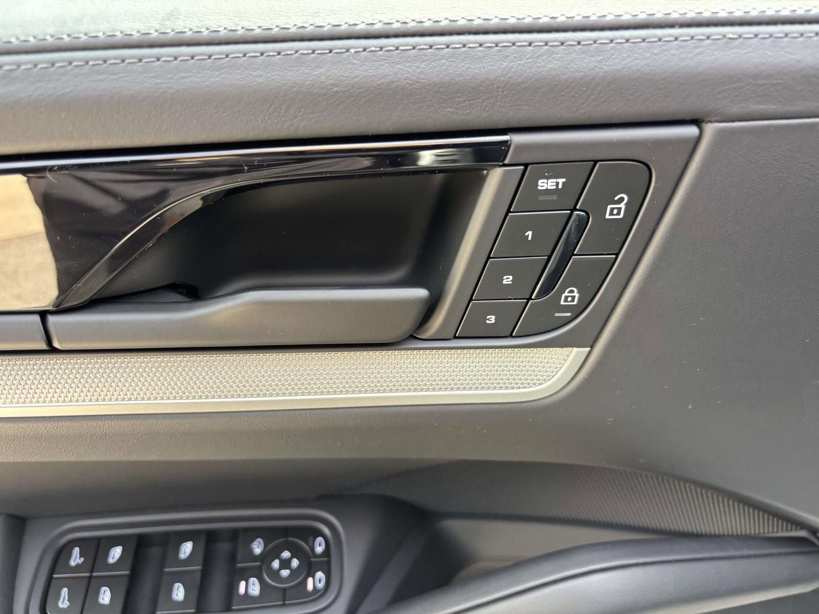 New 2026 Porsche Cayenne Coupe image 24