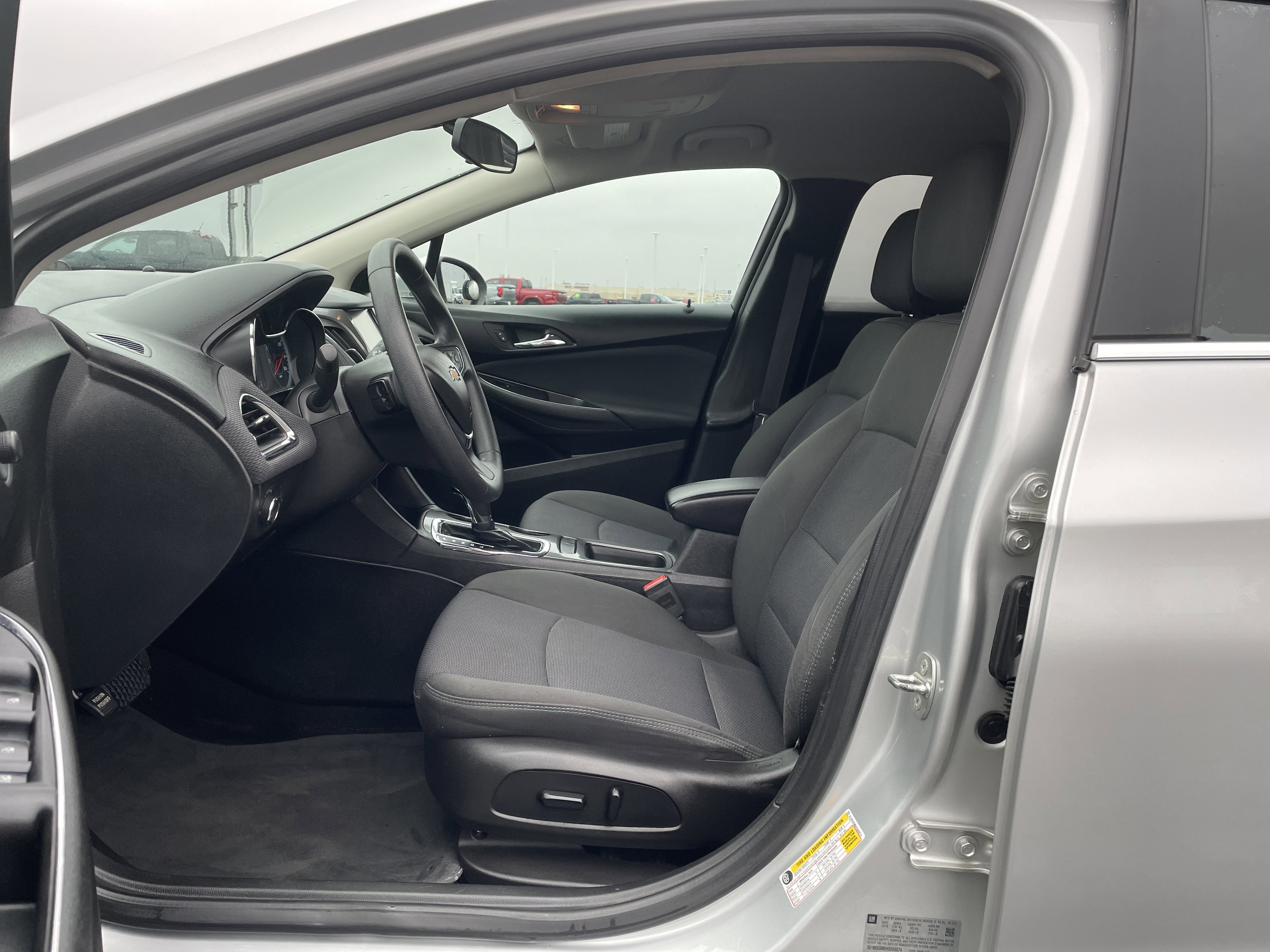 Used 2017 Chevrolet Cruze LT w/ Convenience Package image 16