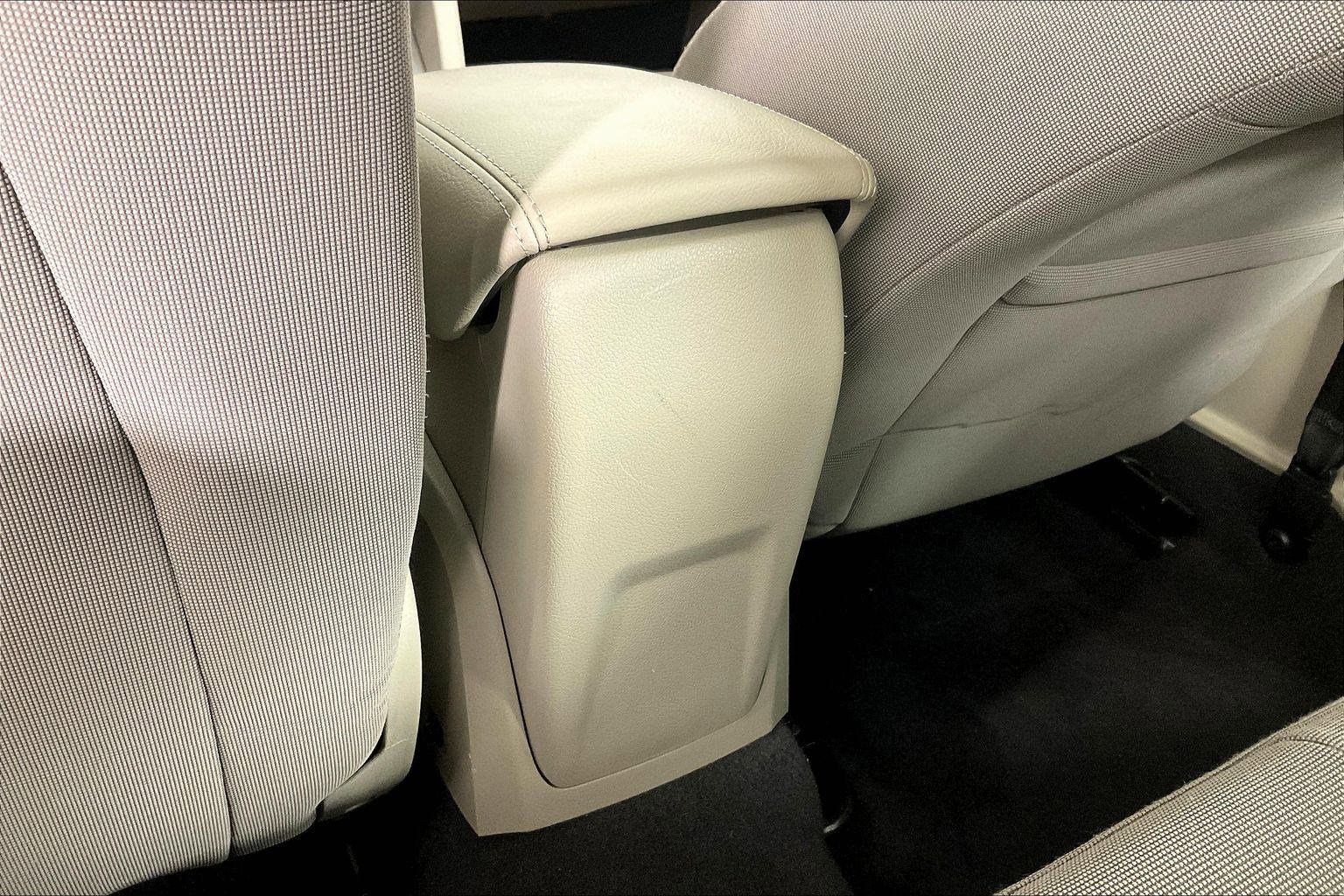 Used 2012 Ford Focus SE FWD image 10