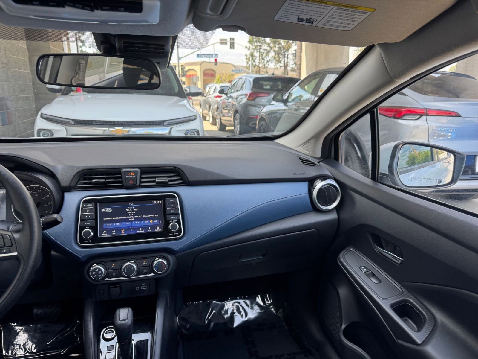 Used 2025 Nissan Versa SV FWD image 34