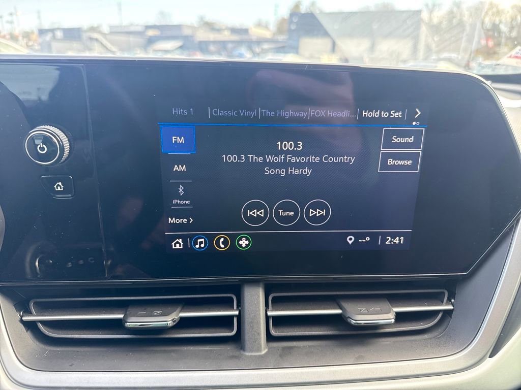 Used 2025 Chevrolet Trax RS w/ Driver Confidence Package image 19