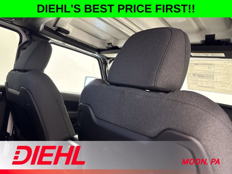 New 2026 Jeep Gladiator Rubicon w/ Steel Power Dome Hood Package AWD/4WD image 12