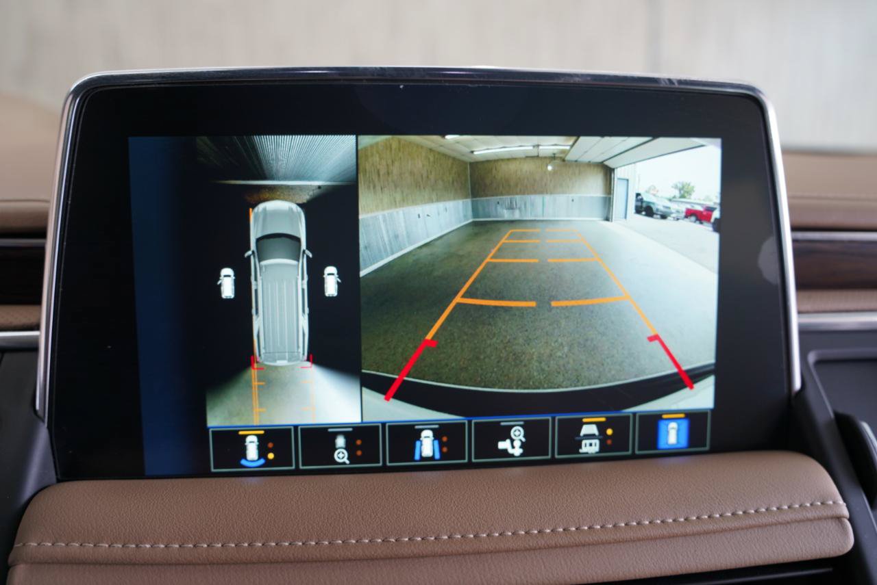 Used 2024 Chevrolet Tahoe Premier AWD/4WD image 17