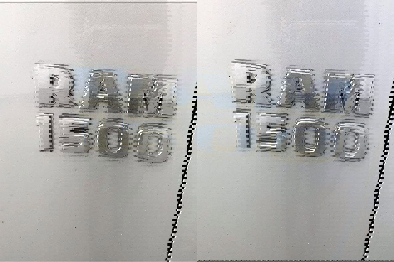 Used 2017 RAM 1500 Classic SLT image 9