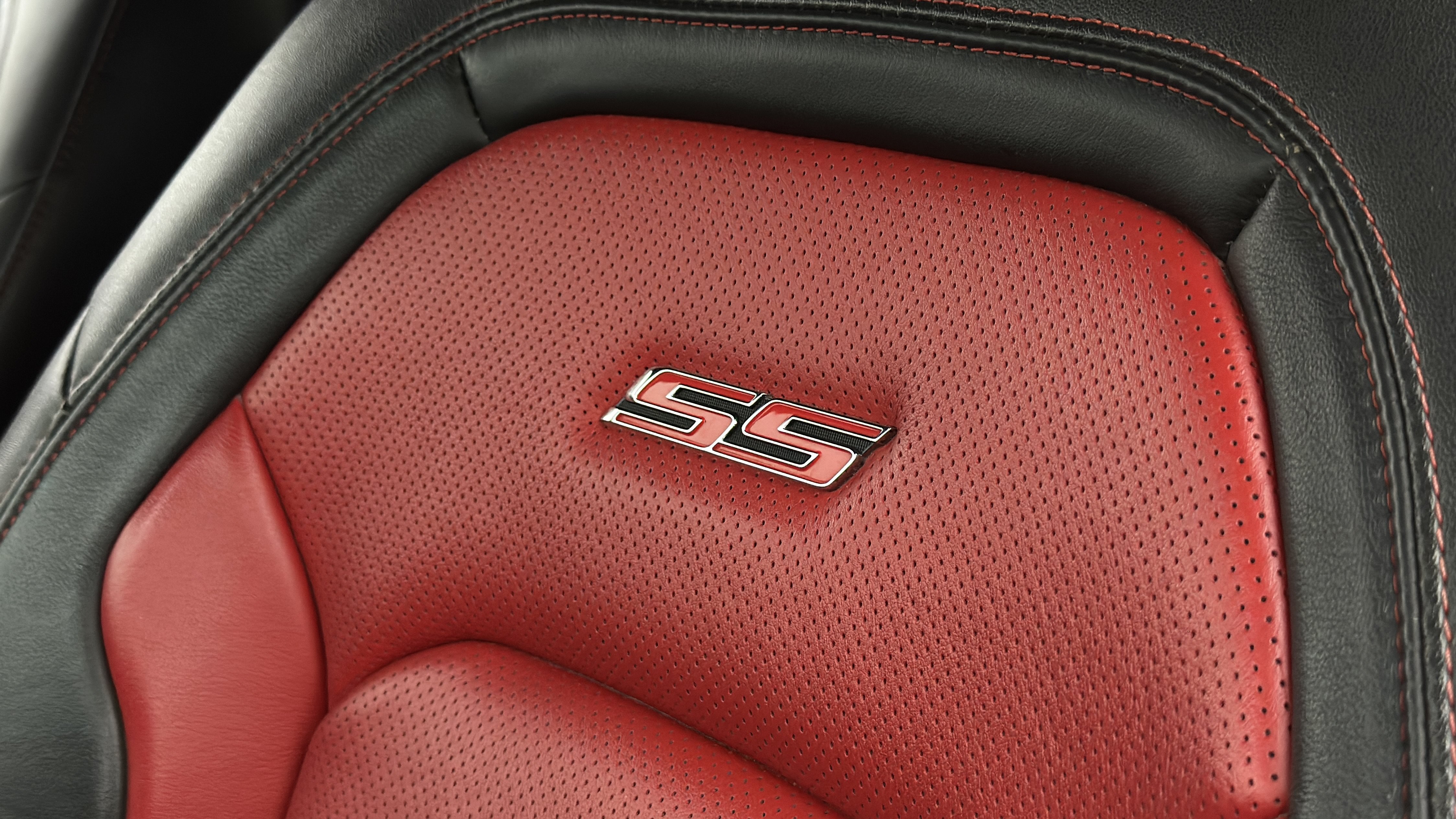 Used 2016 Chevrolet Camaro SS RWD image 11