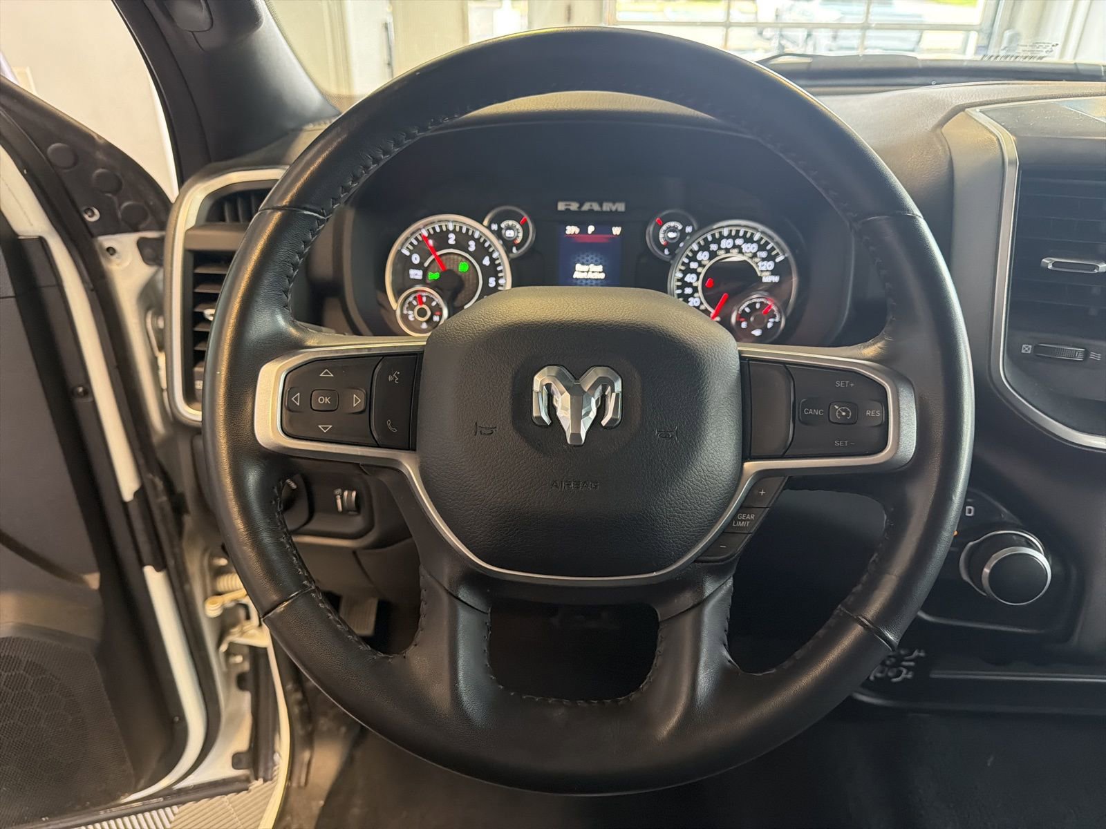 Used 2024 RAM 2500 Big Horn AWD/4WD image 16
