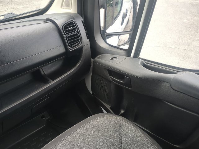 Used 2024 RAM ProMaster 2500 w/ Convenience Group FWD image 18