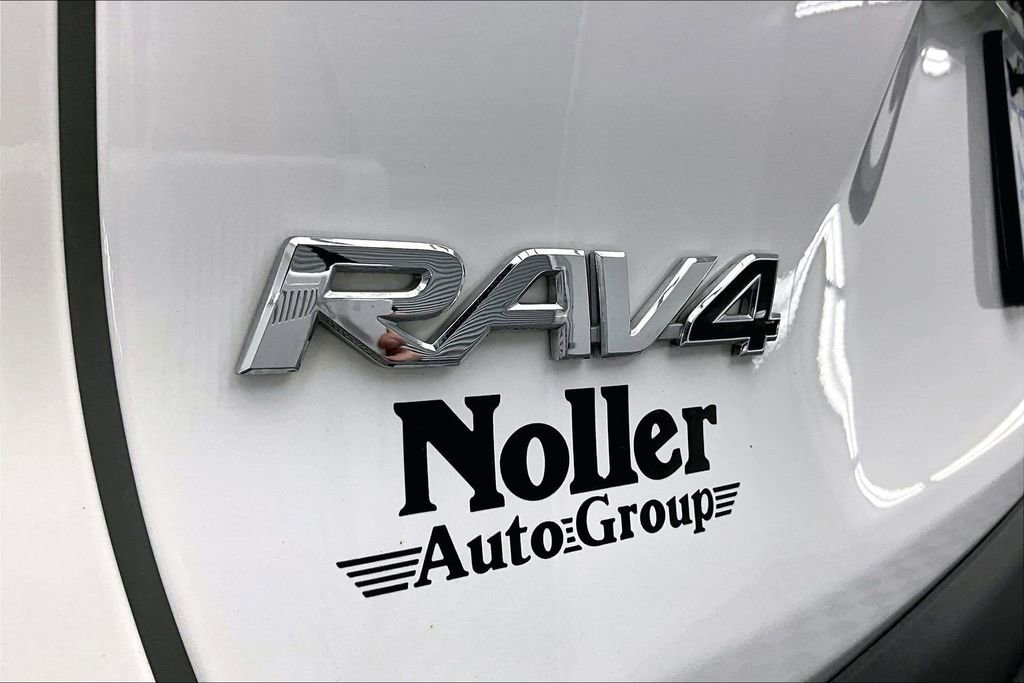 Used 2025 Toyota RAV4 XLE image 8