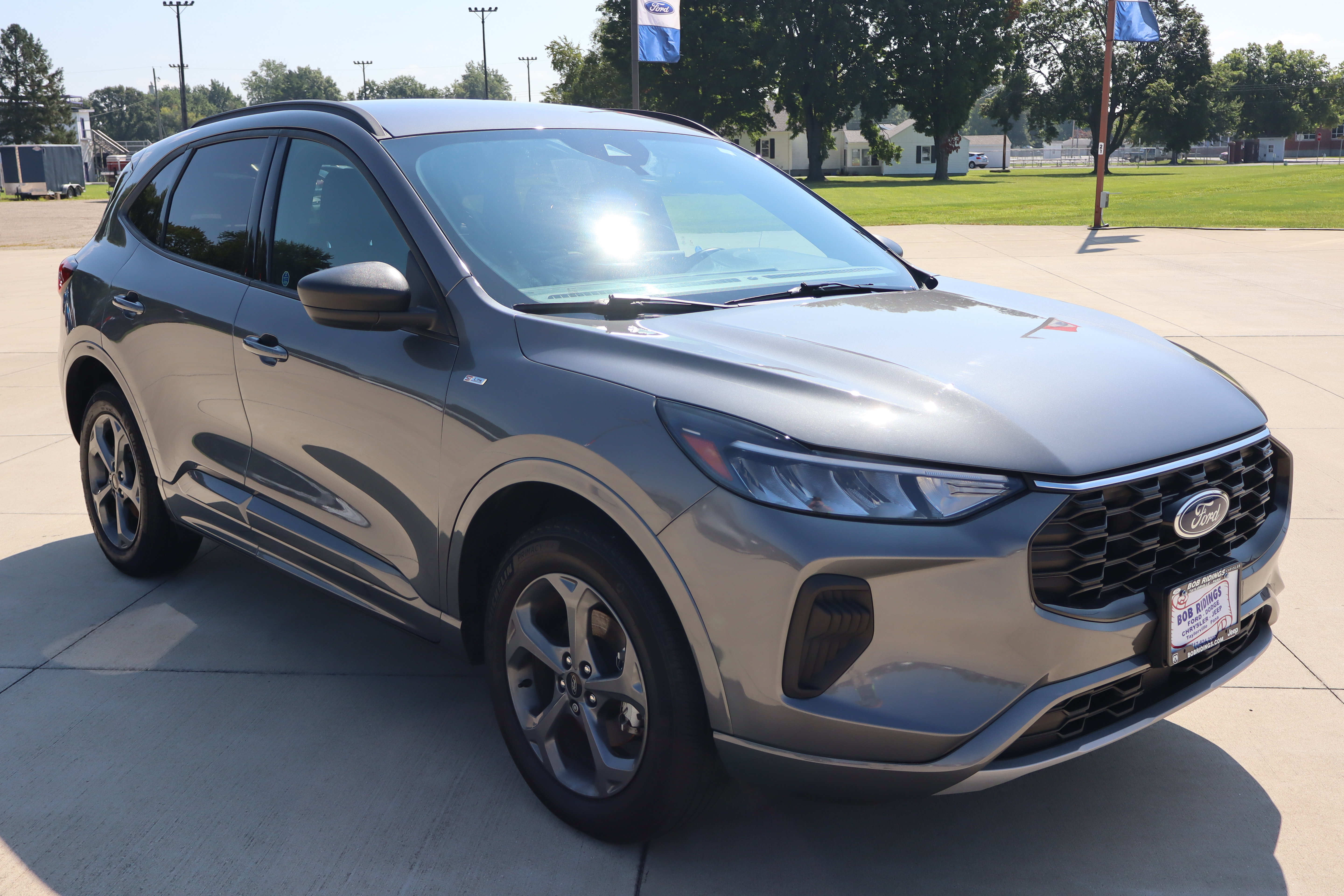 Used 2024 Ford Escape ST-Line w/ Tech Pack #1 AWD/4WD image 3