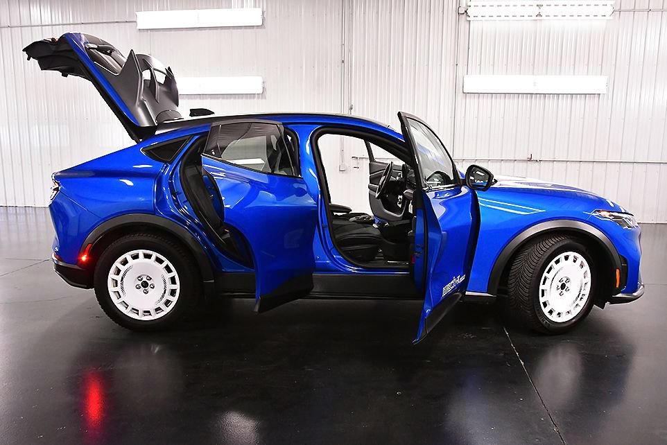 Used 2025 Ford Mustang Mach-E GT AWD/4WD image 32