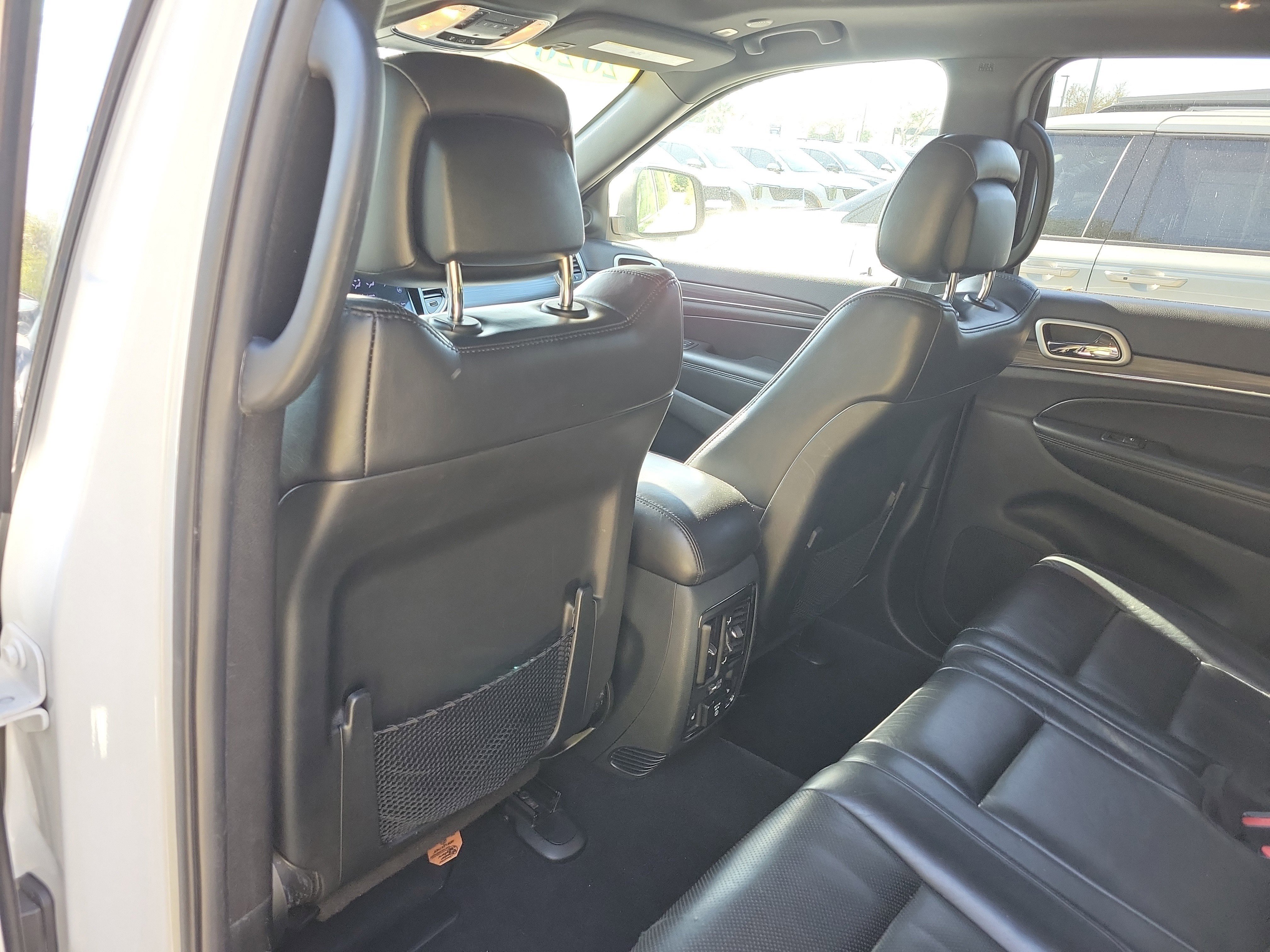 Used 2020 Jeep Grand Cherokee Limited w/ Luxury Group II image 17