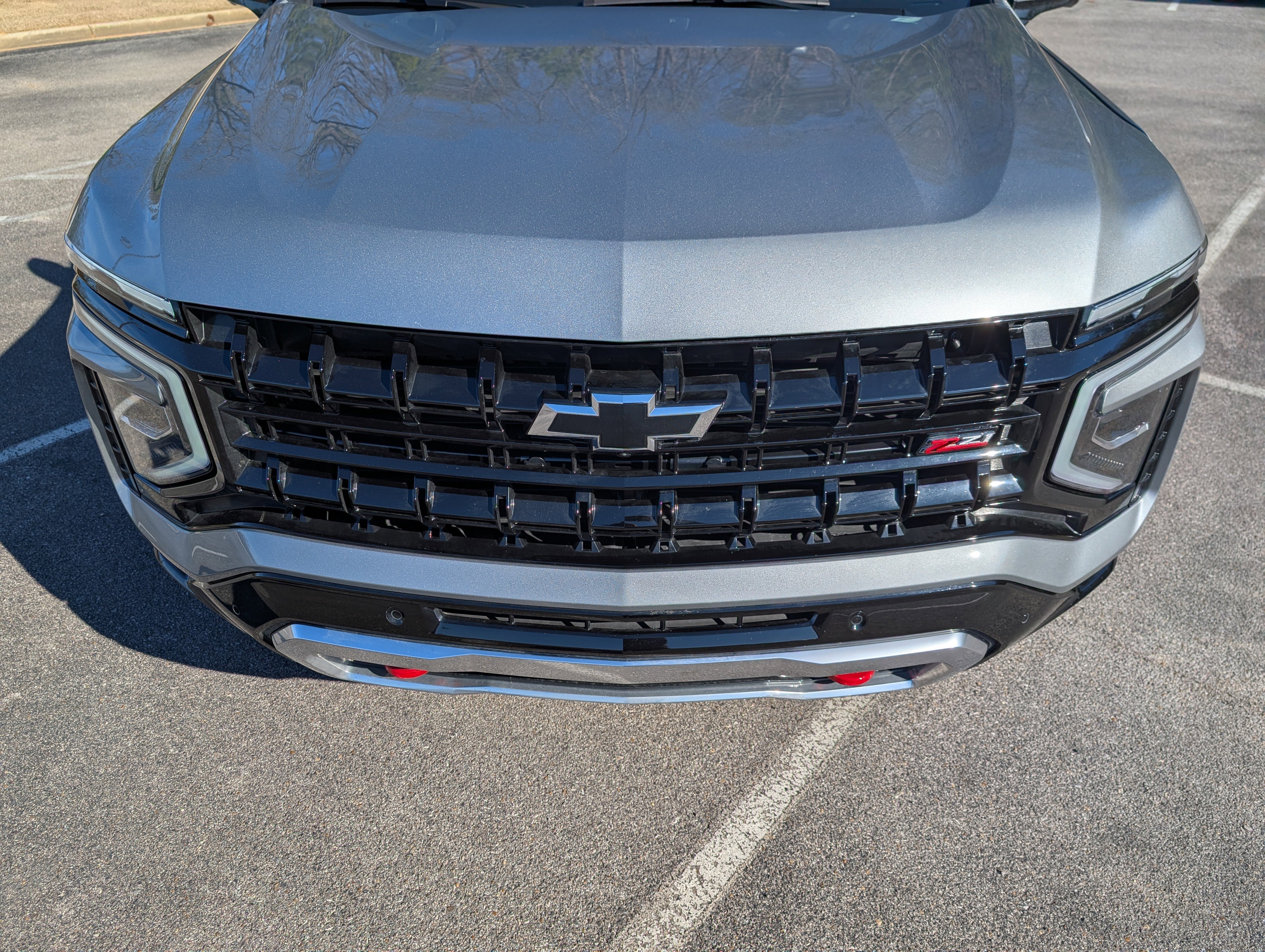 Used 2025 Chevrolet Suburban Z71 w/ Comfort Package image 12