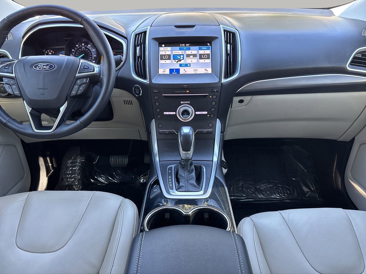 Used 2018 Ford Edge Titanium image 14