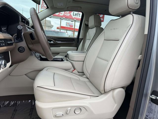 Used 2024 GMC Yukon XL Denali AWD/4WD image 12