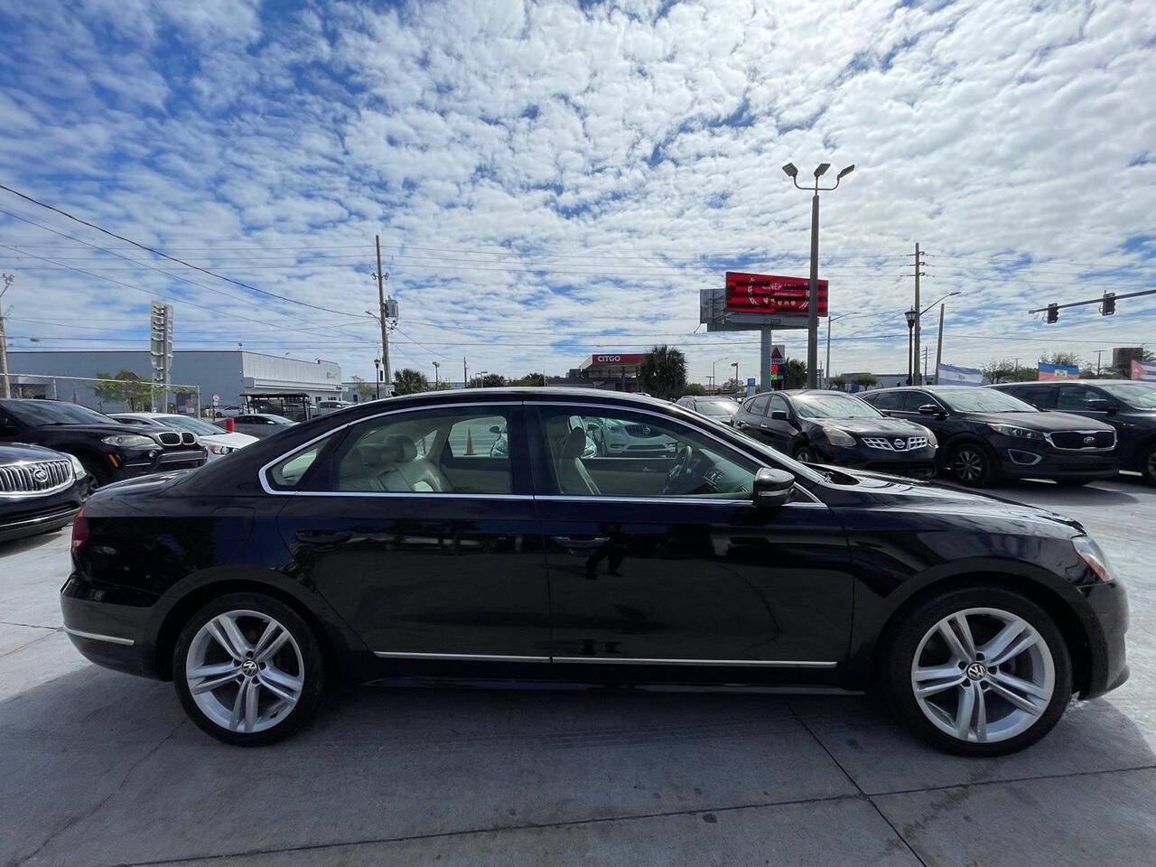 Used 2014 Volkswagen Passat 1.8T SEL Premium FWD image 14