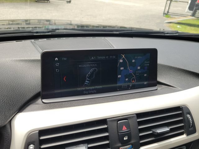 Used 2018 BMW 320i xDrive Sedan w/ Convenience Package AWD/4WD image 27