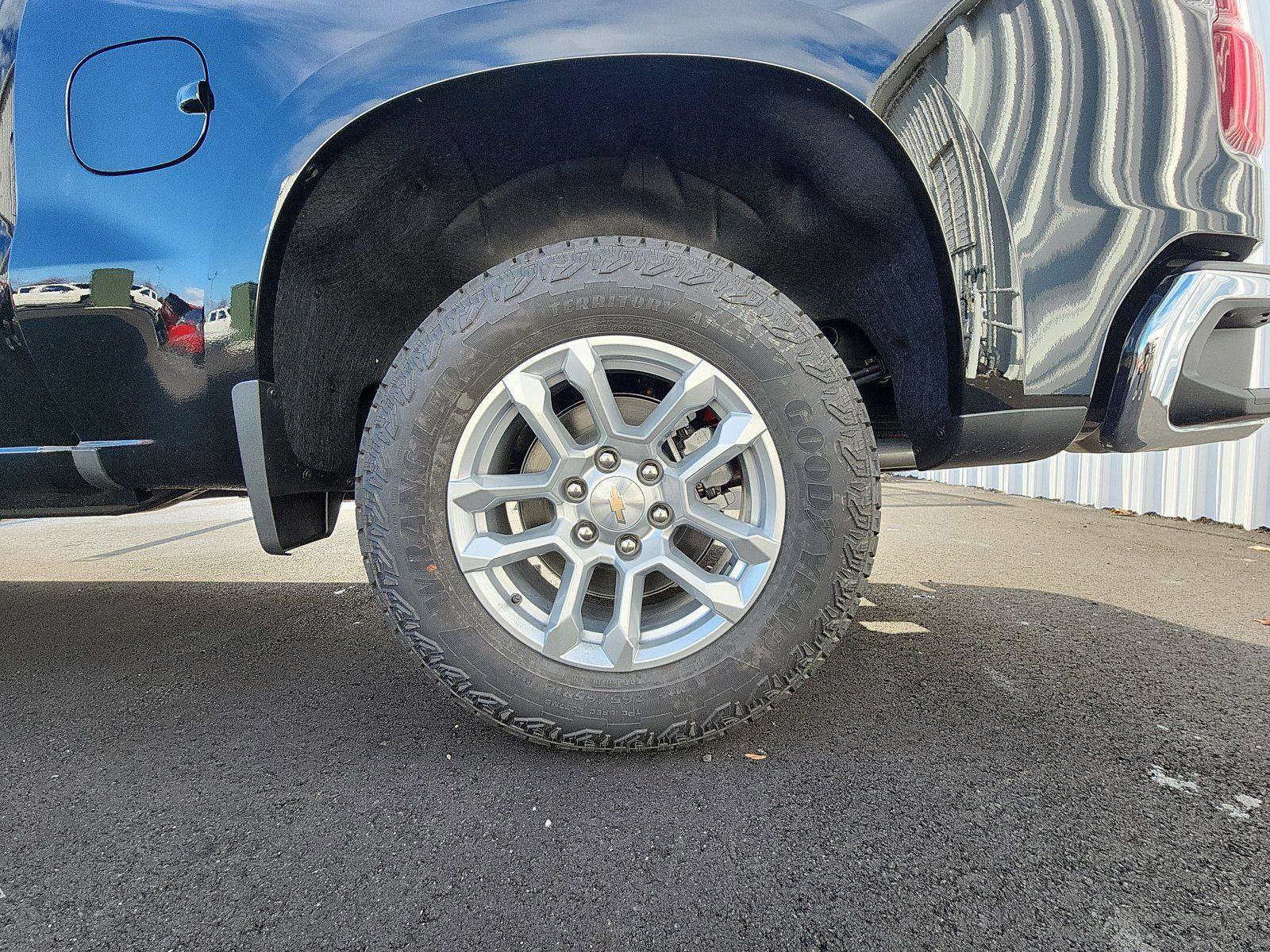 New 2026 Chevrolet Silverado 1500 LT w/ Z71 Off-Road Package image 9