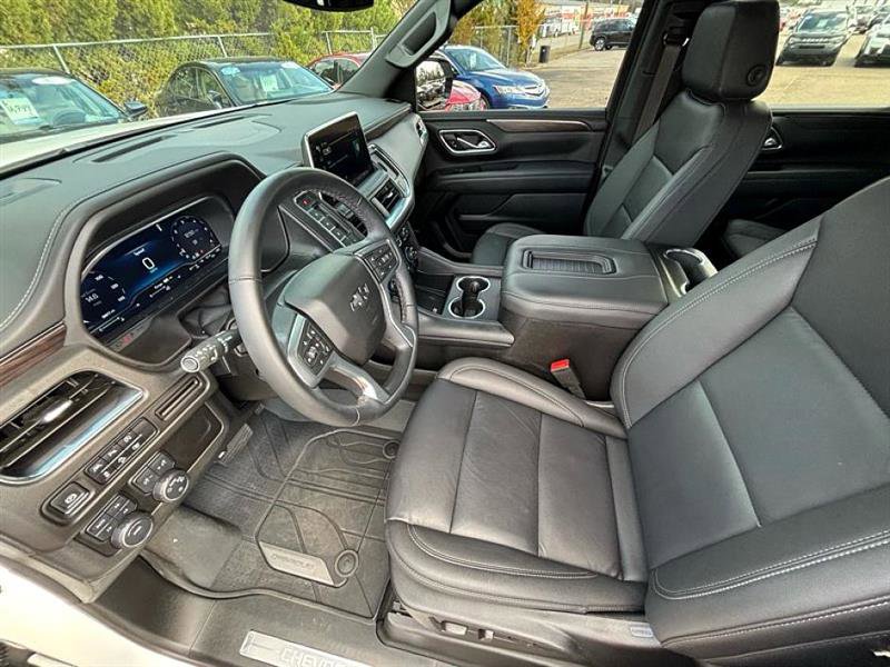 Used 2024 Chevrolet Suburban Z71 w/ Luxury Package image 30
