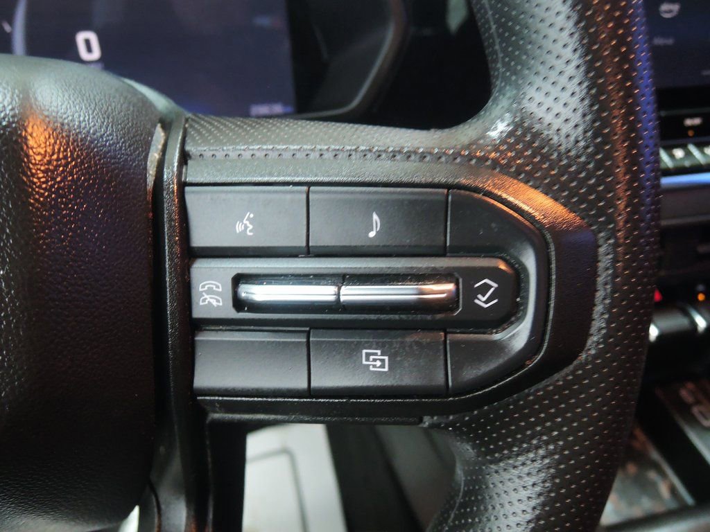 Used 2024 Chevrolet Colorado W/T image 15