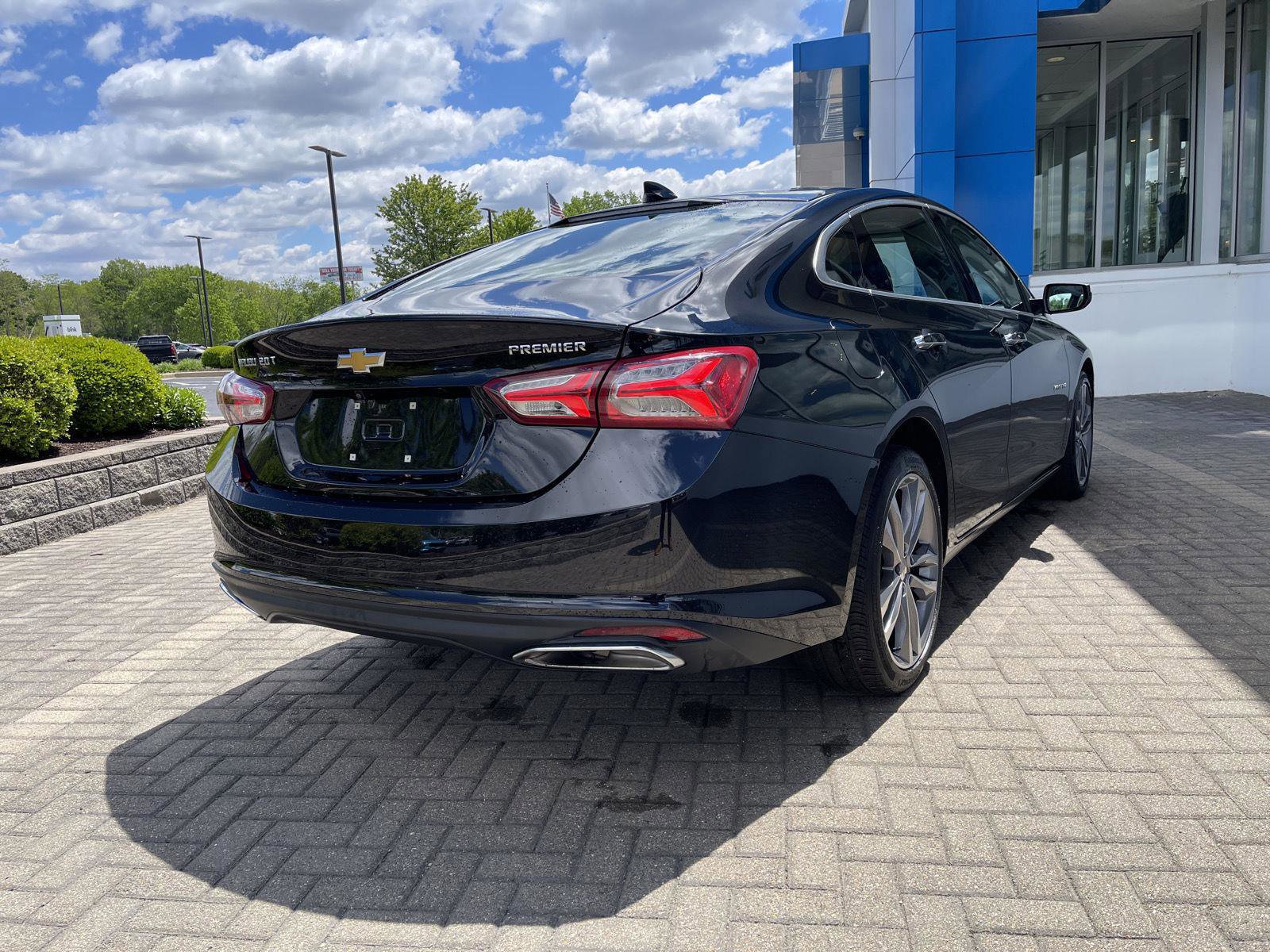 Used 2022 Chevrolet Malibu Premier FWD image 5