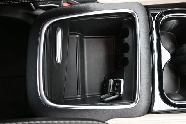 Used 2024 Chrysler Pacifica Limited FWD image 32