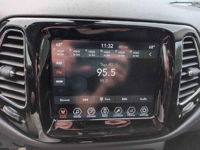Used 2018 Jeep Compass Limited AWD/4WD image 38