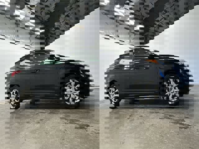 Used 2012 Hyundai Elantra GLS image 3